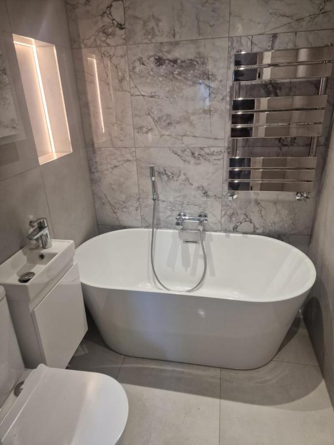 Collier'S Wood En-Suite Apartments London Eksteriør bilde