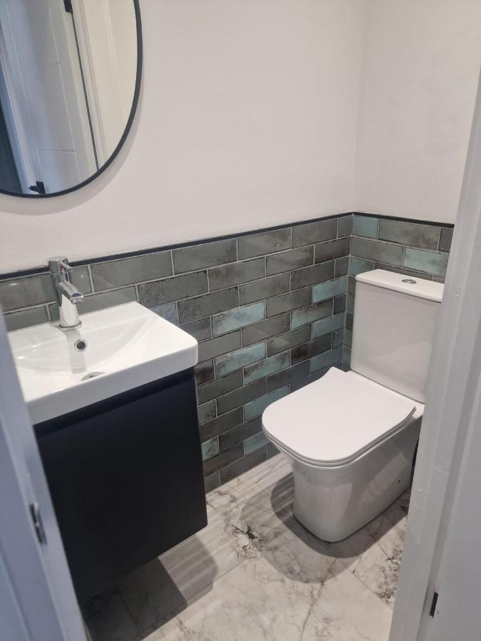 Collier'S Wood En-Suite Apartments London Eksteriør bilde
