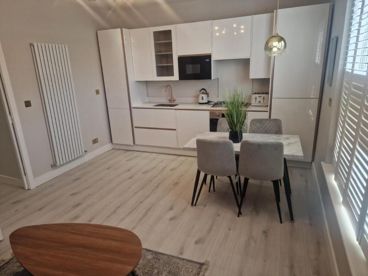 Collier'S Wood En-Suite Apartments London Eksteriør bilde