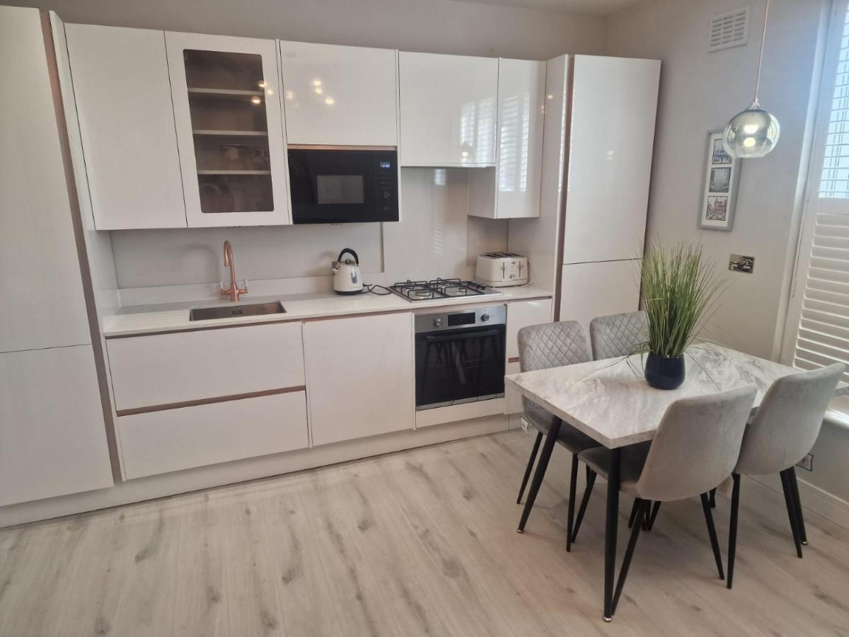 Collier'S Wood En-Suite Apartments London Eksteriør bilde